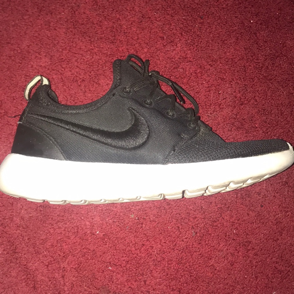 Black nike